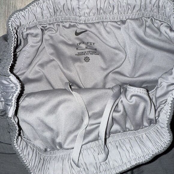 Nike Womens Dri Fit Grey Elastic Waist Drawstring Lined Athletic Shorts Size M - Picture 3 of 6